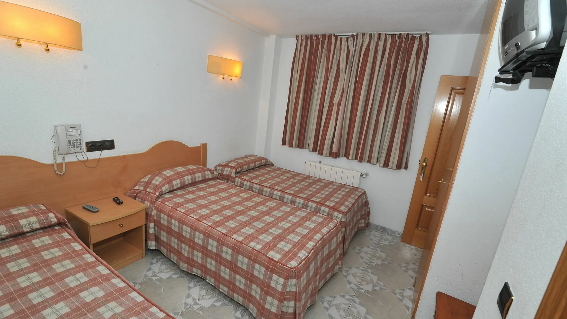 Hostal Goyma II Hotel San Fernando De Henares 0*,